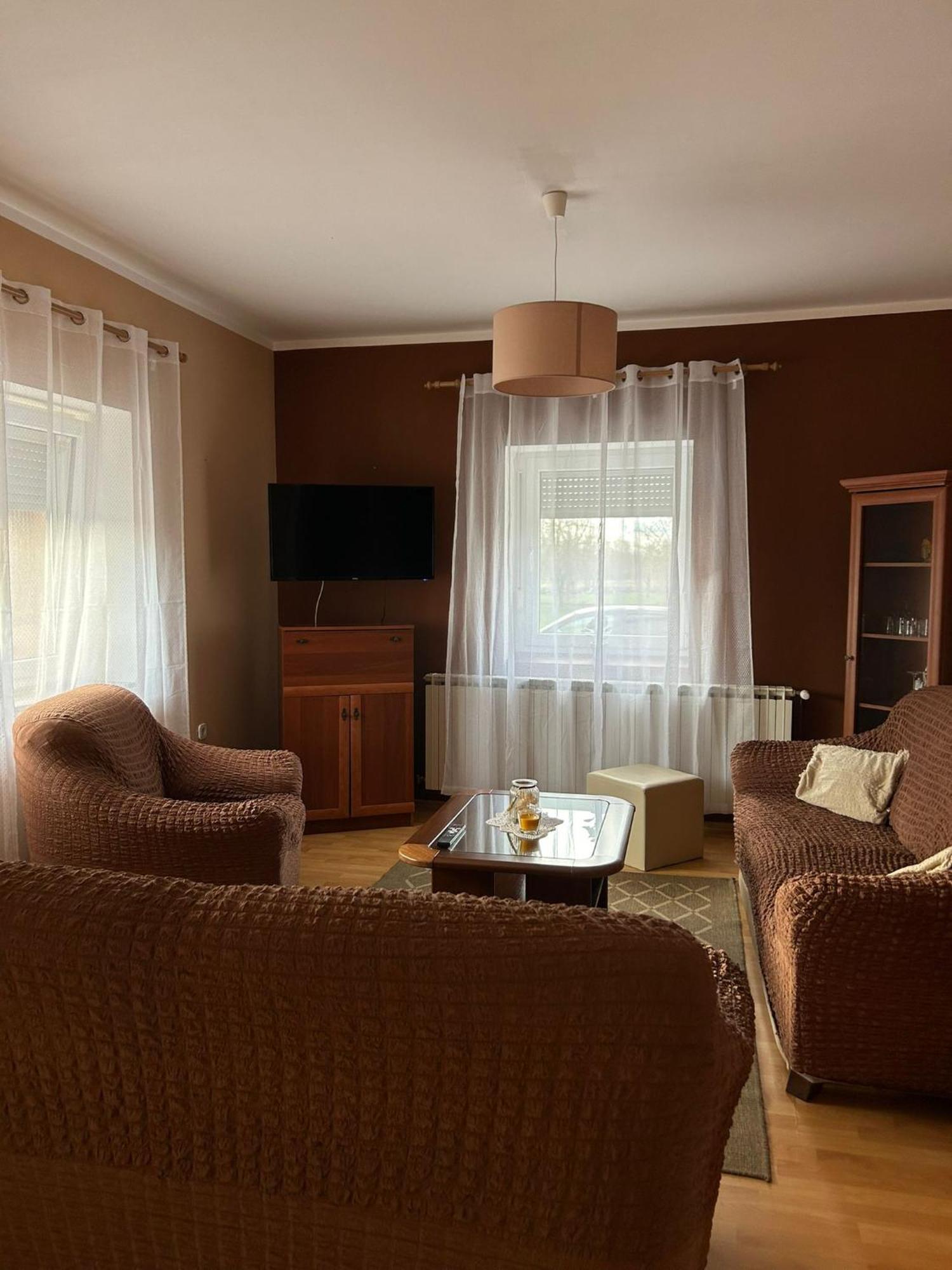 Domus Nostra Apartment Lovinac  Екстериор снимка
