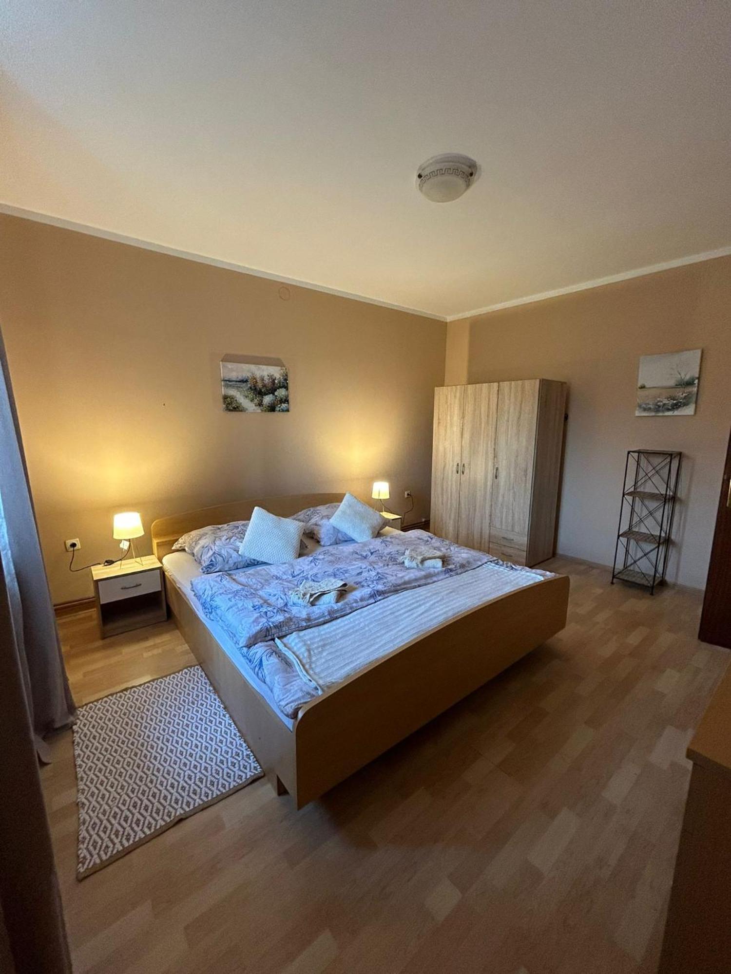 Domus Nostra Apartment Lovinac  Екстериор снимка