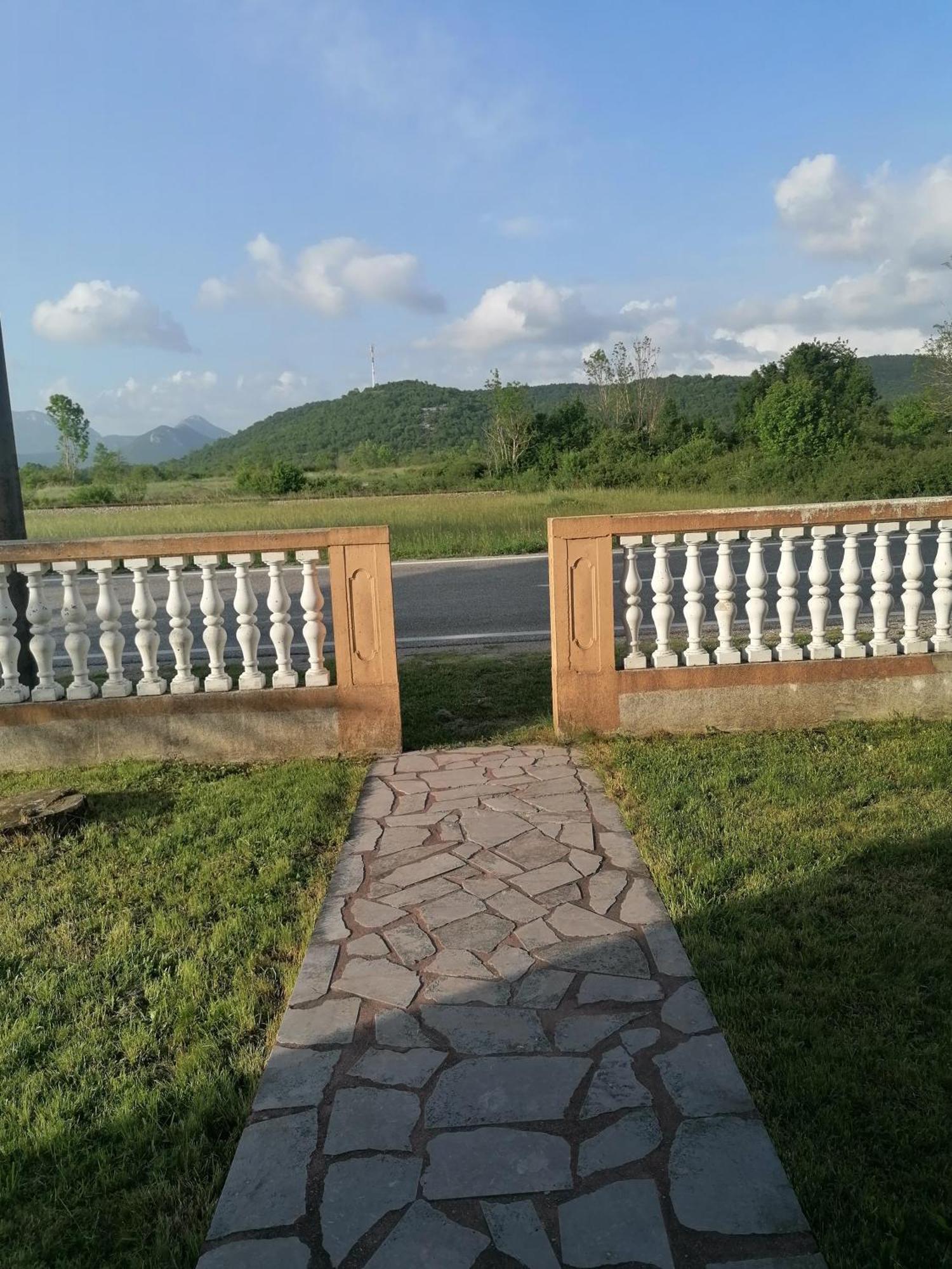 Domus Nostra Apartment Lovinac  Екстериор снимка